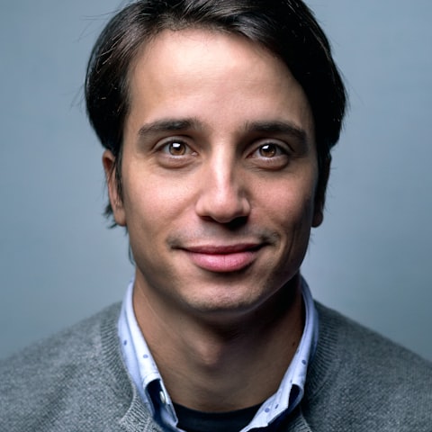 Tony R.